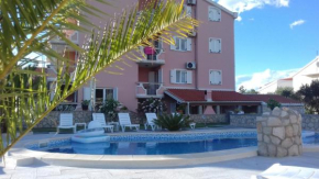 Apartments Roxsi  Новалья